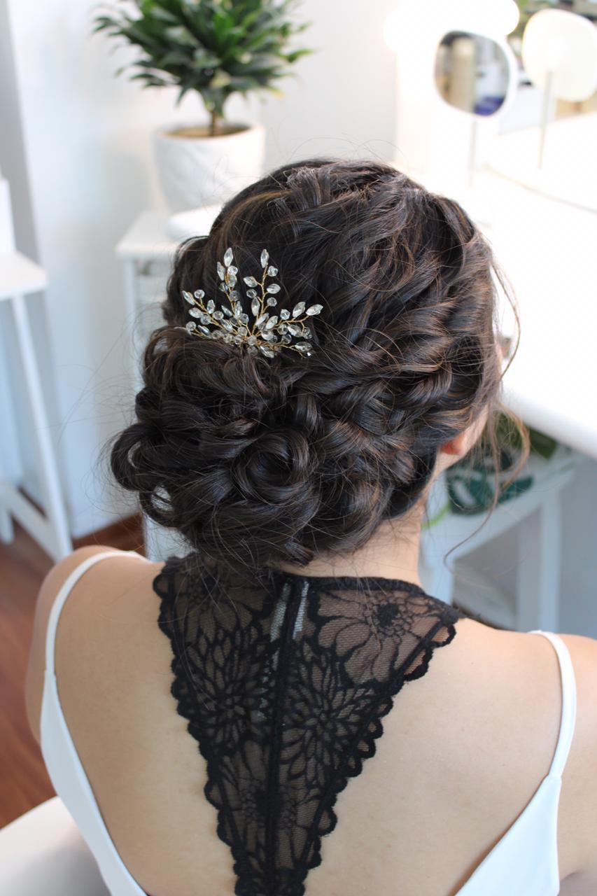 Maquillaje de día para invitada, acabado fresco